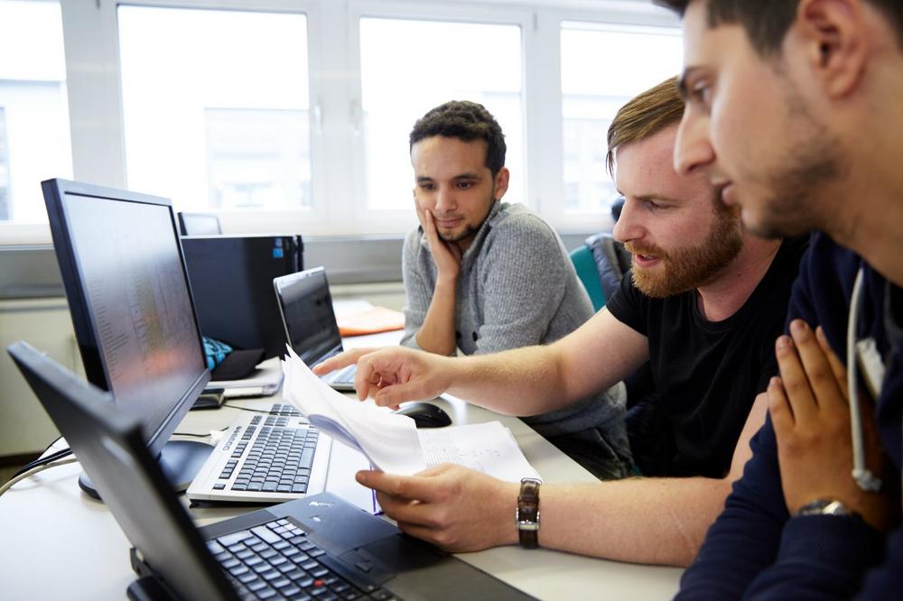 Weiterqualifizierung für Ingenieure – flexibel neben dem Beruf