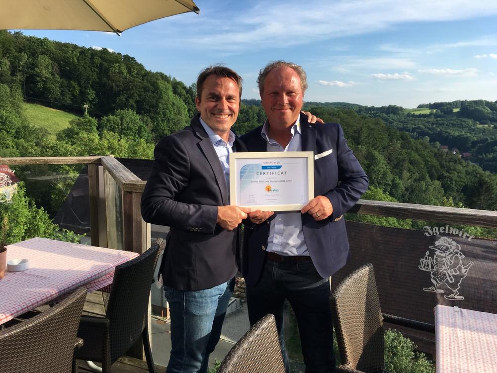 SunPower Europachef ehrt iKratos erneut zum Elite-Partner
