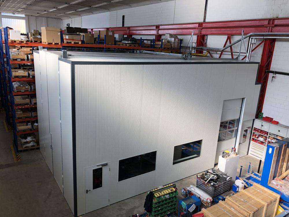 Jansen Systembau plant produziert und liefert neuen Messraum für die Firma LAEIS