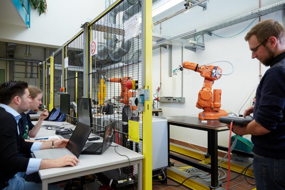 Weiterqualifizierung für Ingenieurinnen und Ingenieure