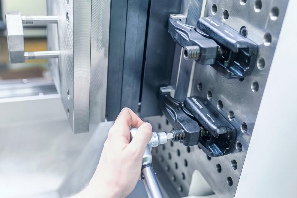 Meusburger Premium-Kraftspanner für Spritzguss