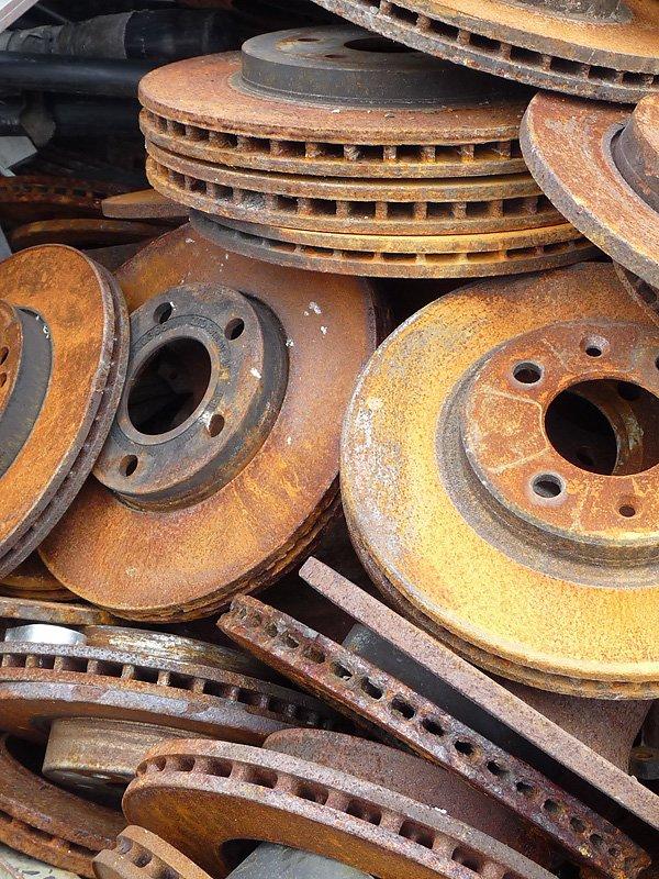 Schrott entsorgen in Neuss – Abholen ist am einfachsten