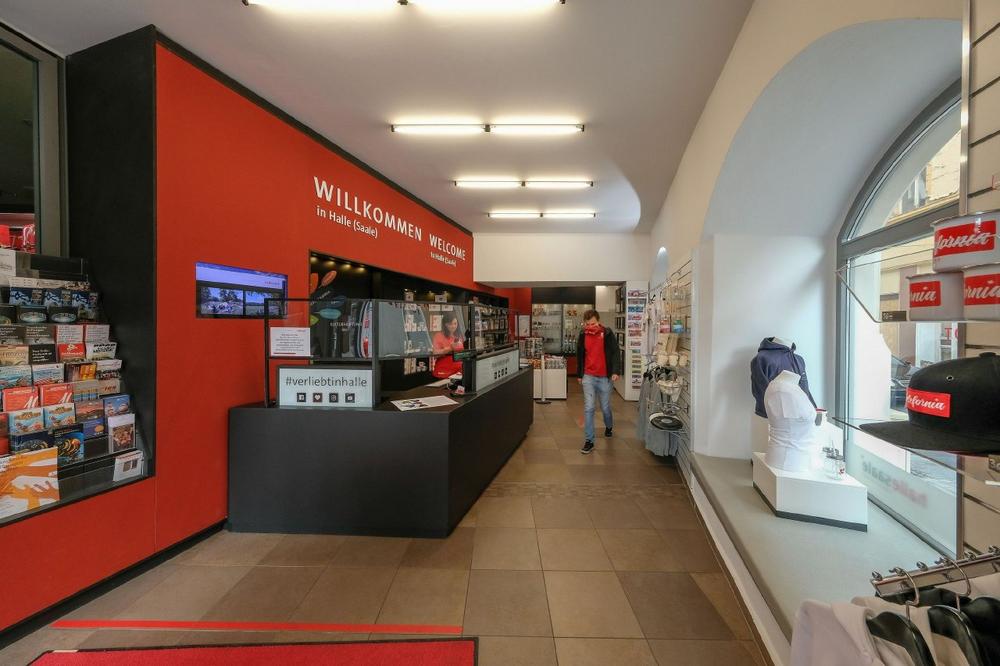 Stadtführungen wieder im Angebot, Unterstützung der halleschen Gastroszene mit Kampagne und Umbau Tourist-Information abgeschlossen