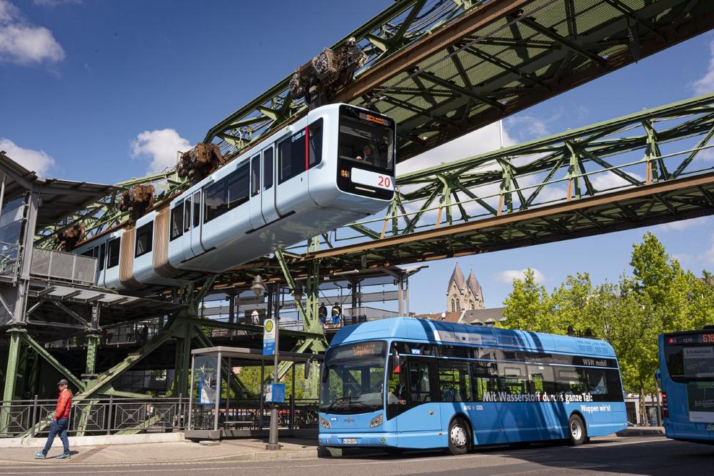 „Verkehrsinnovation europäischen Ranges“: Müll macht Wuppertaler Wasserstoffbusflotte mobil