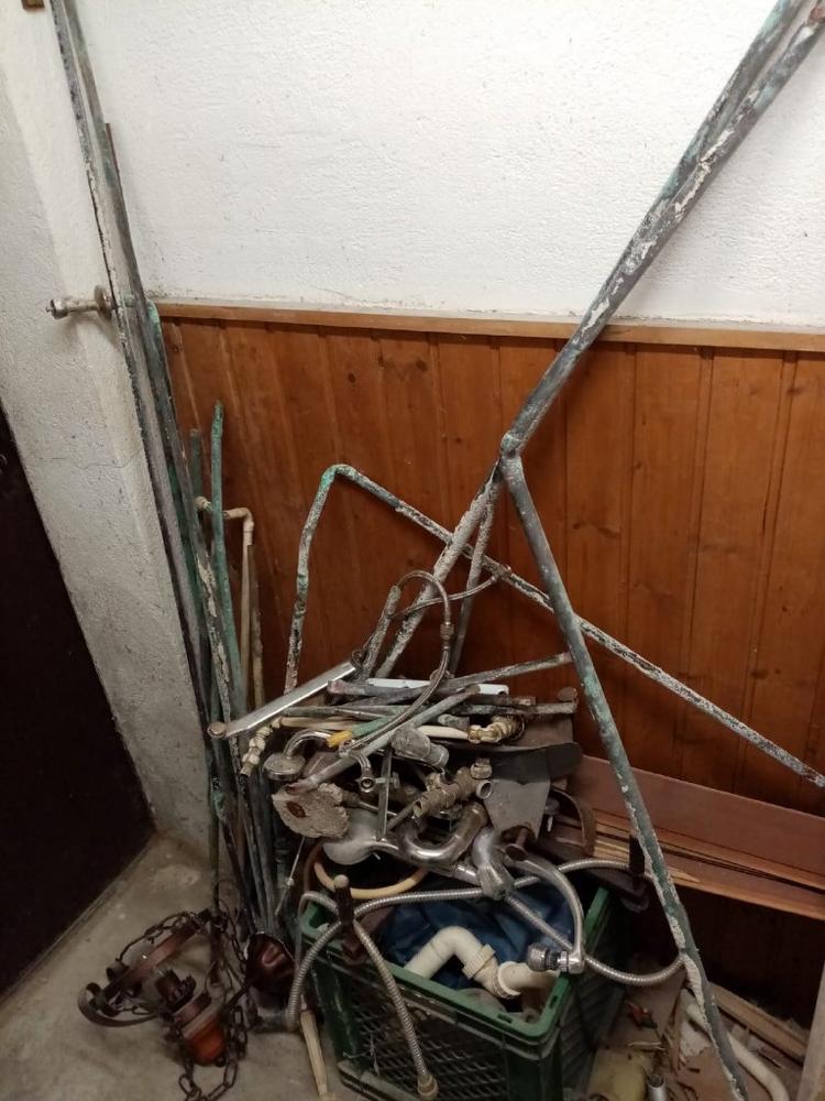 Platz bekommen mit Hilfe von Mobile Schrotthändler aus Mönchengladbach