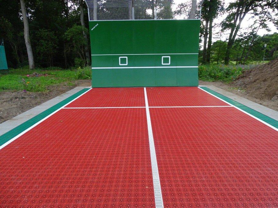 SV Trelde-Kakenstorf mit neuer Tenniswand und Allwetter-Tennis-Boden-Belag