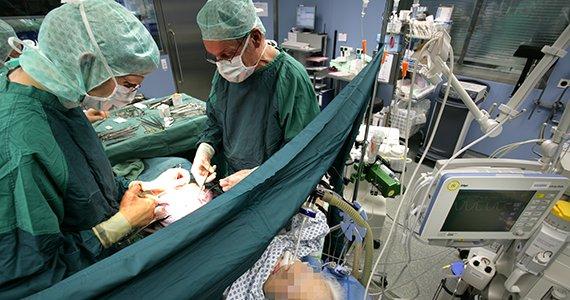 Starker Rückgang der Krankenhaus-Fallzahlen durch Coronavirus-Lockdown bei planbaren Eingriffen, aber auch bei Notfällen