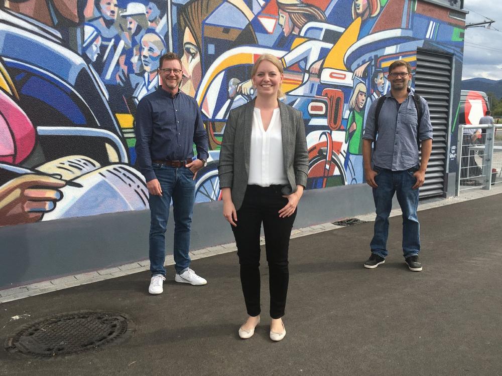 Freiburgs größtes Kunstwerk ist fertig: 320 Meter Graffiti mitten aus dem Freiburger Leben