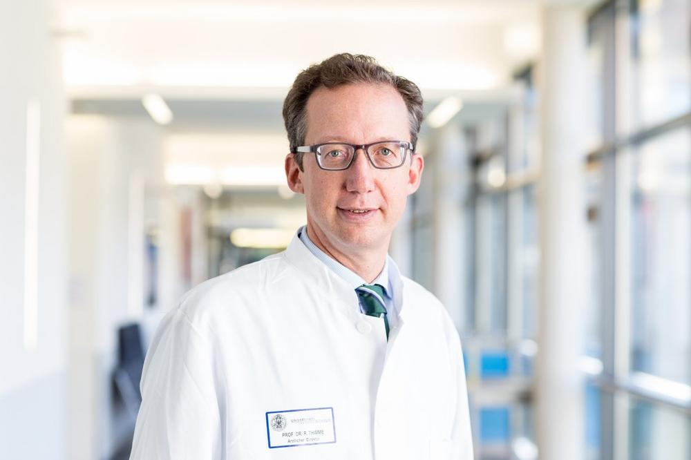 Arzt und Hepatitis-Forscher ordnet Nobelpreis für Medizin ein