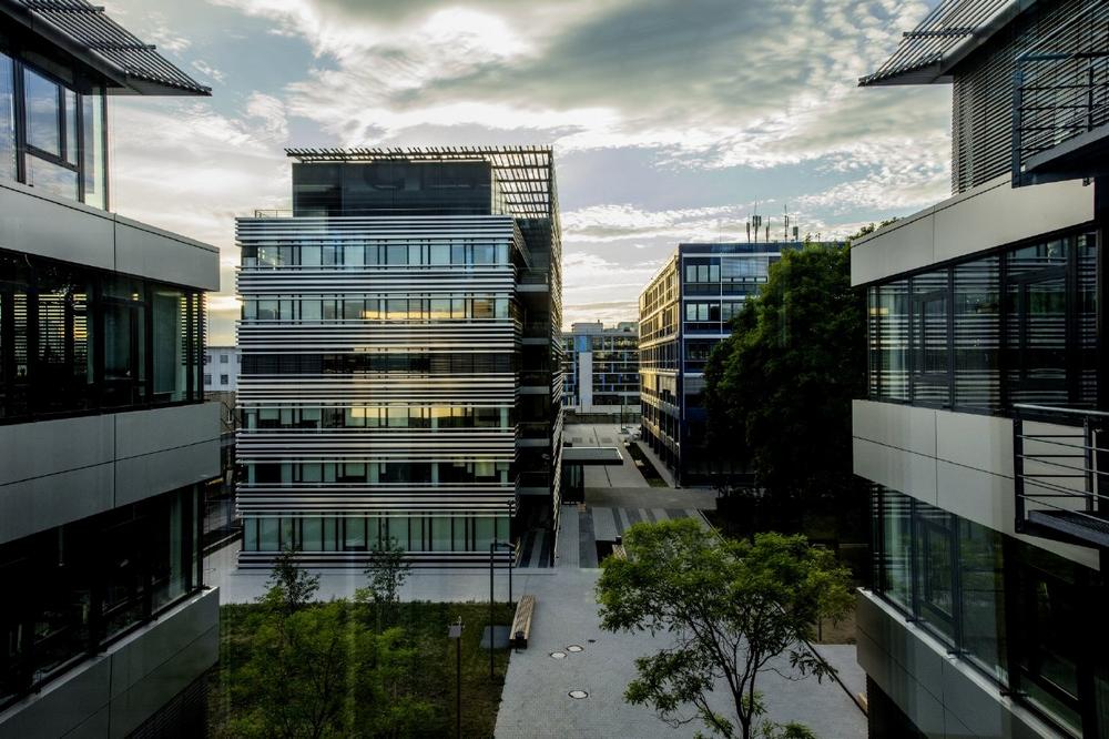 Rohde & Schwarz weist weiterhin positive Geschäftsentwicklung in wirtschaftlich schwierigem Umfeld auf