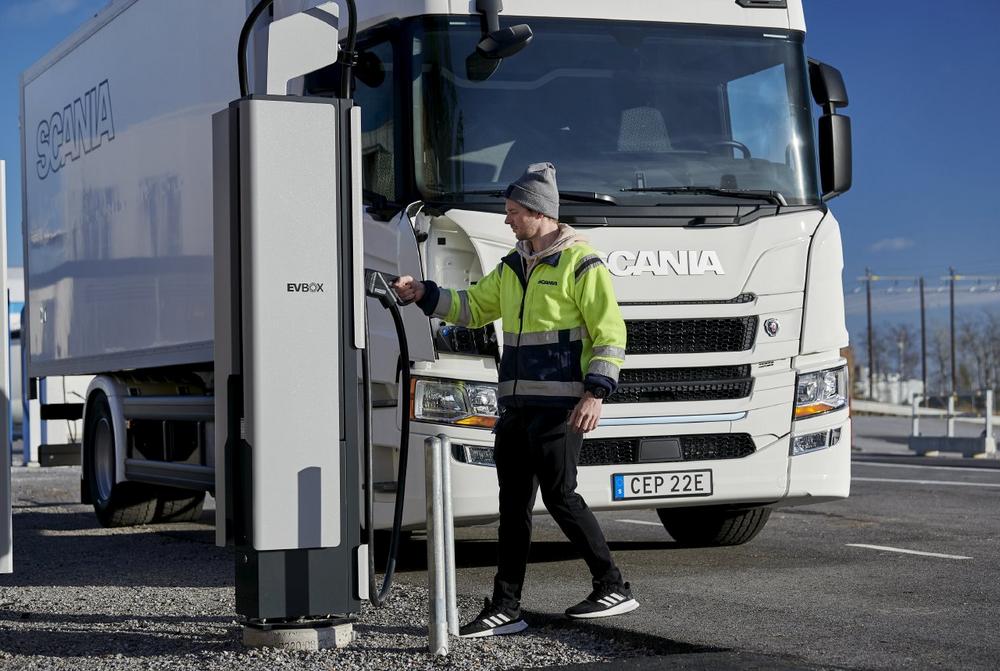 Scania, EVBox und Engie bündeln ihre Kräfte, um die Entwicklung von Elektro-LKWs und -Bussen in Europa zu beschleunigen