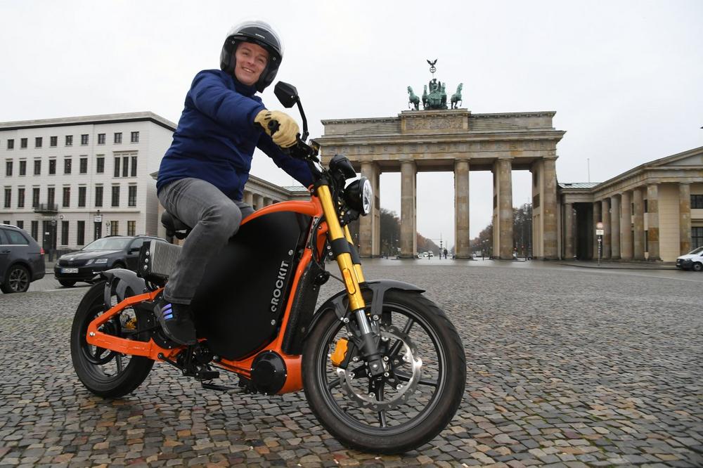 Aaron Troschke beteiligt sich an eMobility-Unternehmen eROCKIT Systems