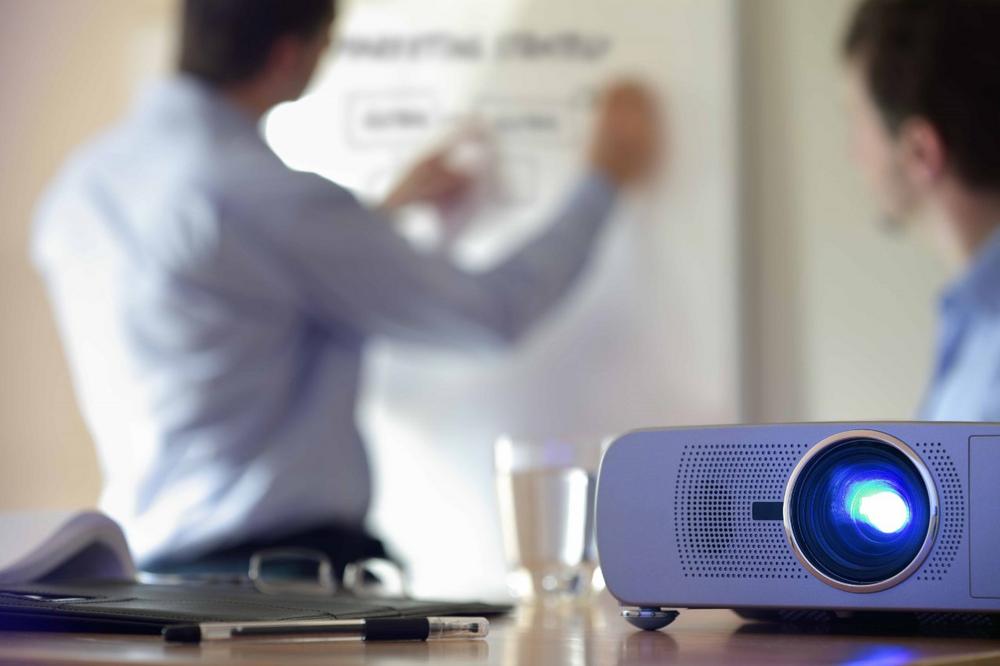 Jetzt Webinar buchen für die Optische Industrie!