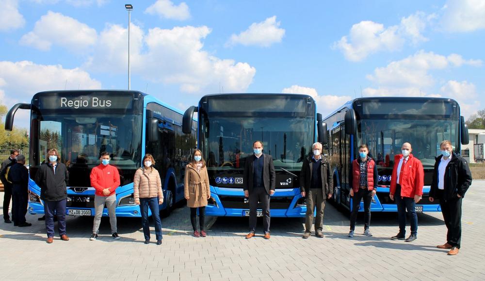 Neue blaue Busse in der Südpfalz im Linienbündel Germersheim