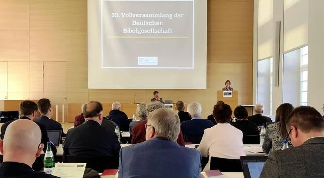 Vollversammlung der Deutschen Bibelgesellschaft tagt in Hofgeismar