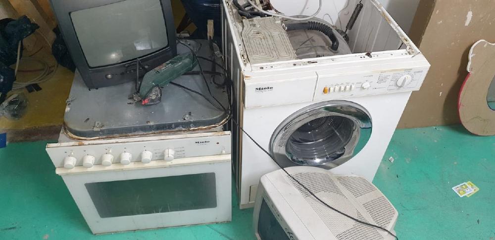 KFZ wie Auto und Wohnwagen Entsorgung beim Schrotthändler aus Castrop-Rauxel