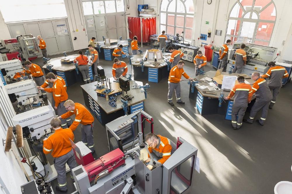 „Steel icon“ career choice: Applicant portal open for 2022 training