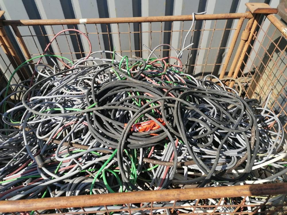 Abseits eines Verkaufs zu Fairen-Konditionen bietet Schrottabholung Schwelm auch Demontage Arbeiten