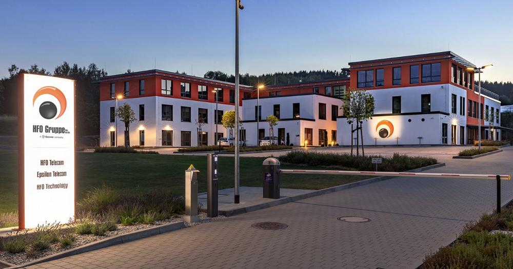 Muttergesellschaft von HFO Telecom und Epsilon Telecom voll auf Kurs