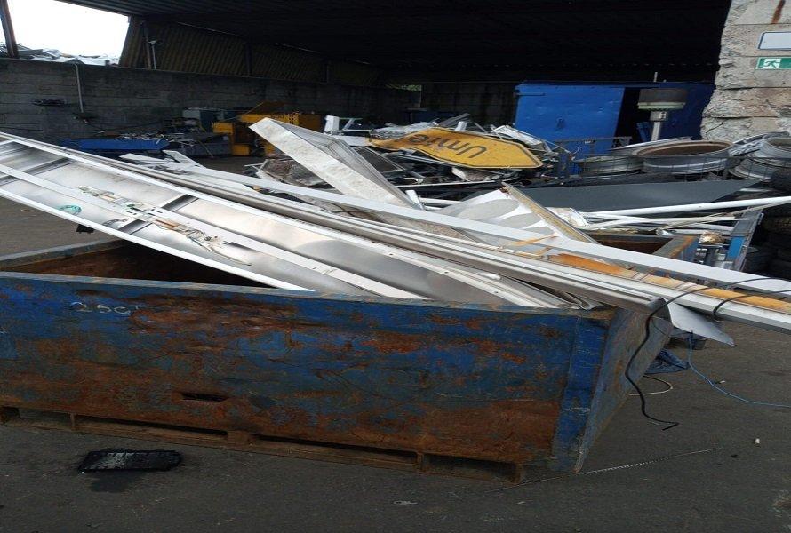 Schrottabholung Wuppertal – Metallschrott beinhaltet wertvolle Rohstoffe, die nicht ungenutzt verfallen sollten