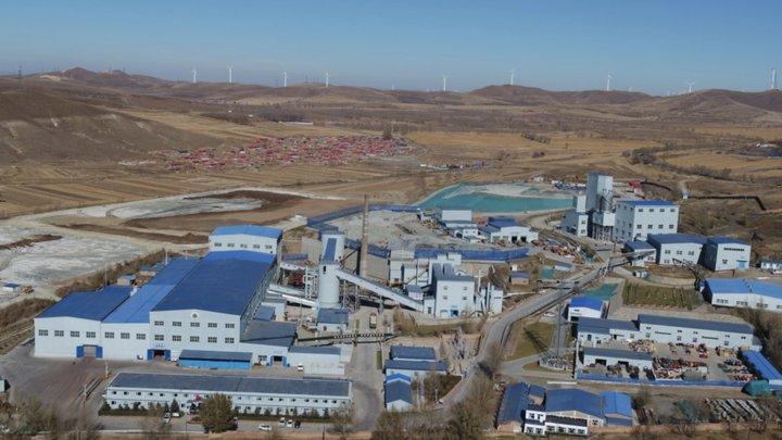 Gold as a climate risk asset