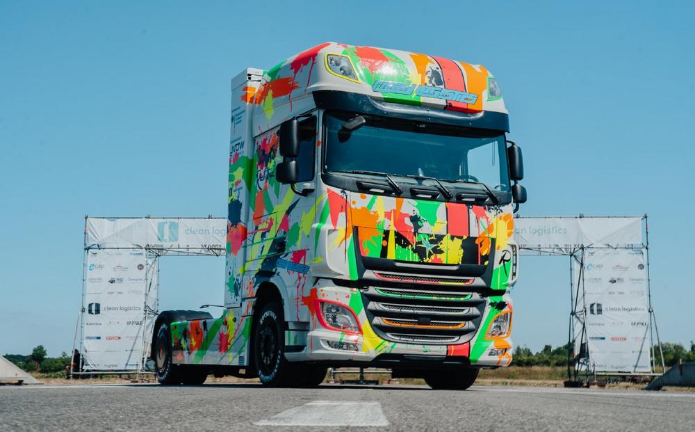 Clean Logistics celebrates the world premiere of the hydrogen-powered truck „fyuriant“