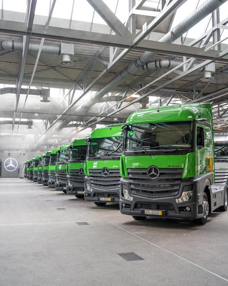 kd-trucking gmbh übernimmt zwölf neue Mercedes-Benz Actros