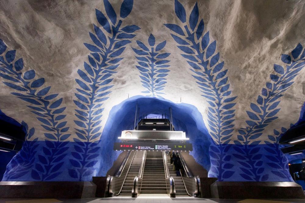 Kunst mit Technologie von thyssenkrupp neu erleben: Über eine halbe Million Menschen genießen täglich einmaliges Flair der Stockholmer U-Bahnstationen – und einen einmaligen Komfort