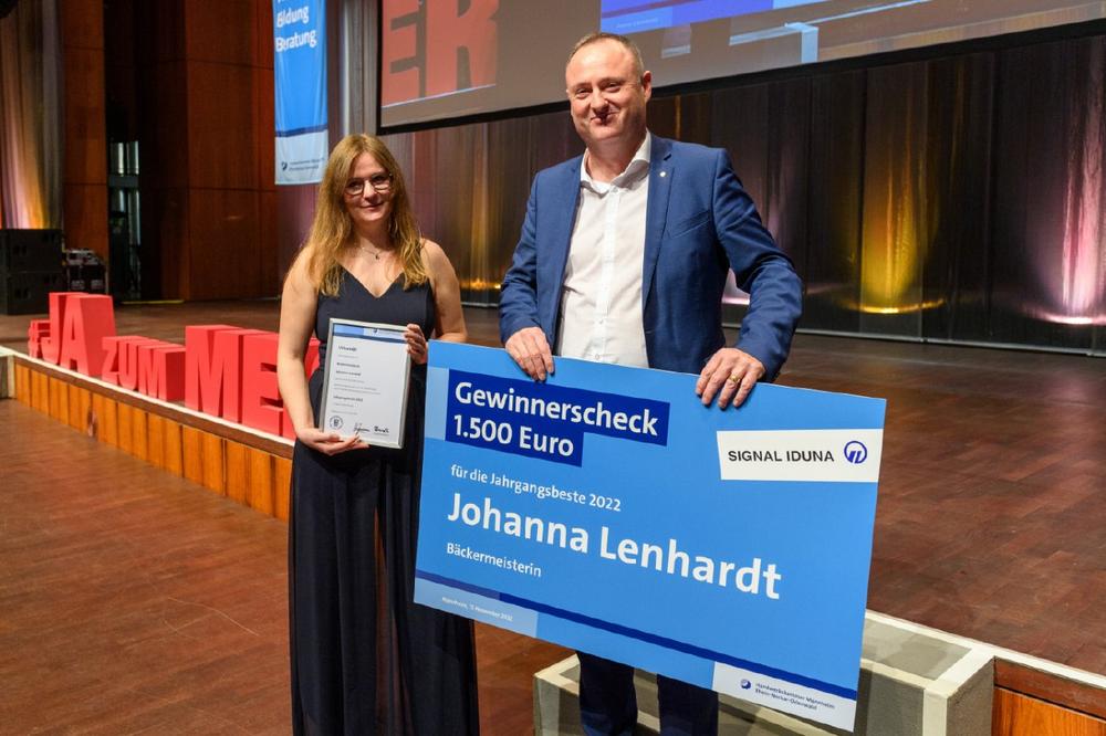 Meisterfeier: Jahrgangsbeste 2022 ist Bäckermeisterin Johanna Lenhardt