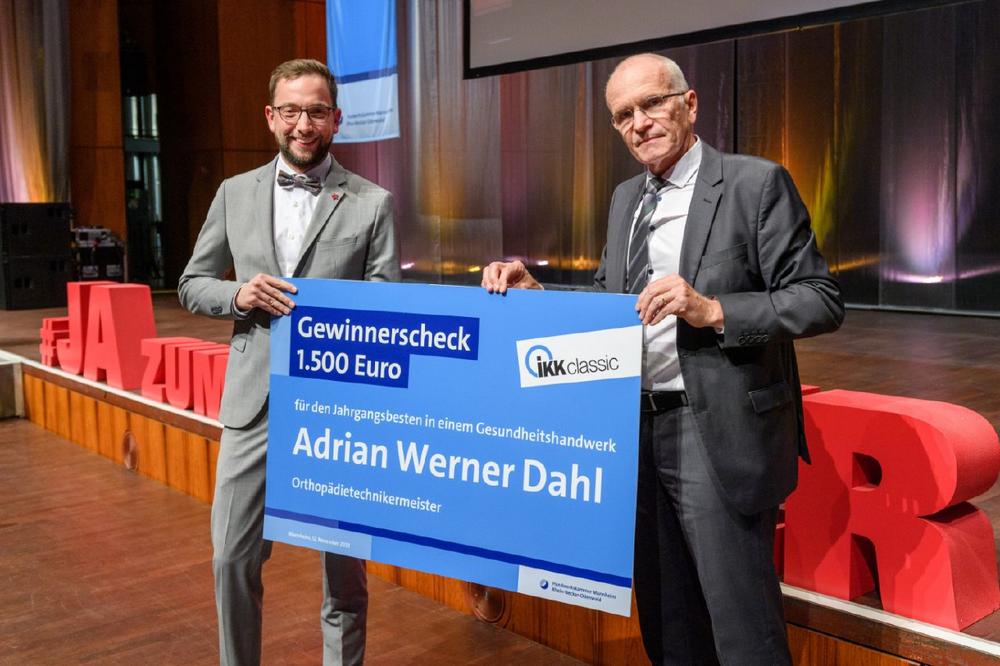 Meisterfeier: Orthopädietechnikermeister Adrian Werner Dahl für beste Leistung in einem Gesundheitshandwerk ausgezeichnet