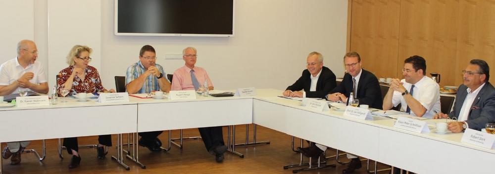 Dr. Mischak: „Gesundheitspolitik braucht aktive Landkreise“