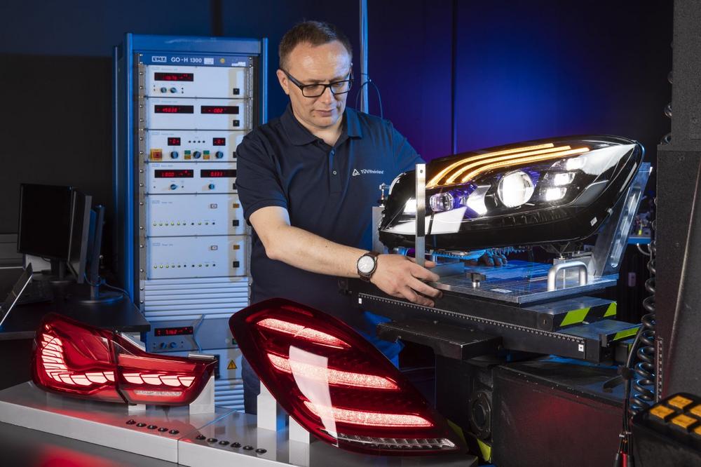 TÜV Rheinland eröffnet Lichttechnik-Labor in Berlin