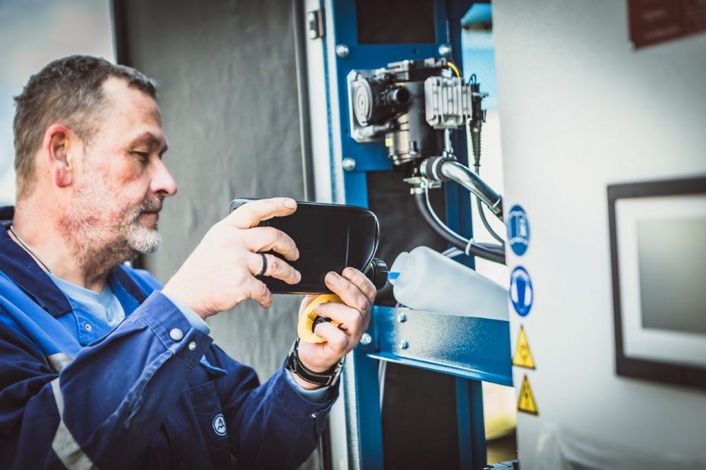 Filter and oil: changing saves money