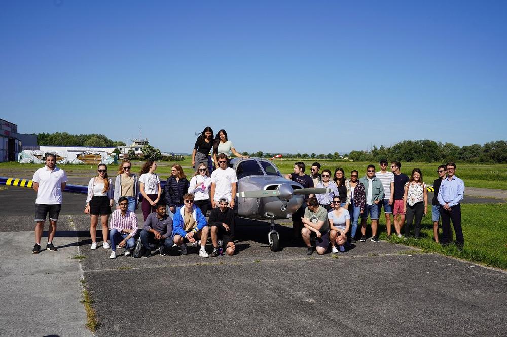 Perspektivenwechsel: Luftverkehrsstudierende lernen Worms aus der Vogelperspektive kennen
