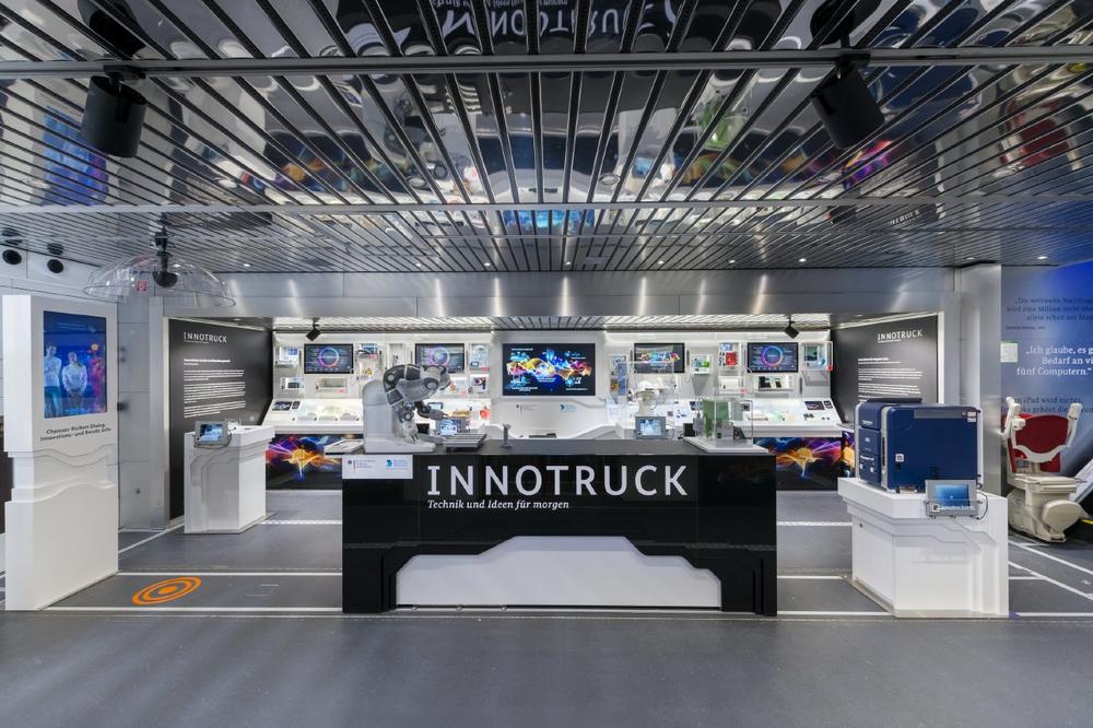 Spitzenforschung zum Anfassen in Halstenbek: HightechAusstellung im InnoTruck zeigt Technologien der Zukunft