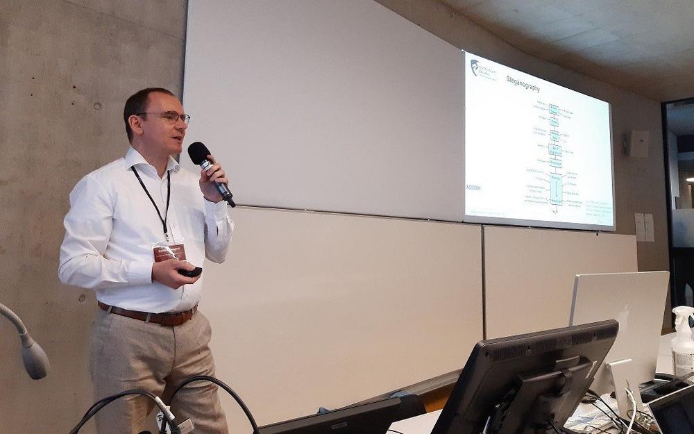 Prof. Steffen Wendzel stellt Entwurf einer Taxonomie für steganografische Methoden in Wien vor