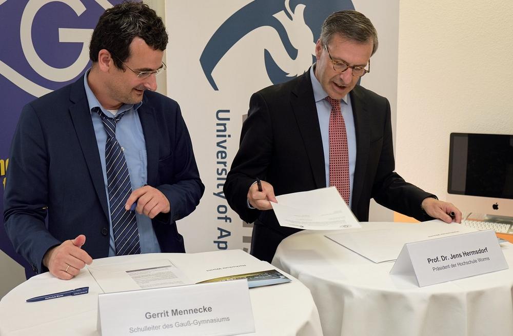 Kooperationsvereinbarung zwischen der Hochschule und dem Gauß-Gymnasium Worms