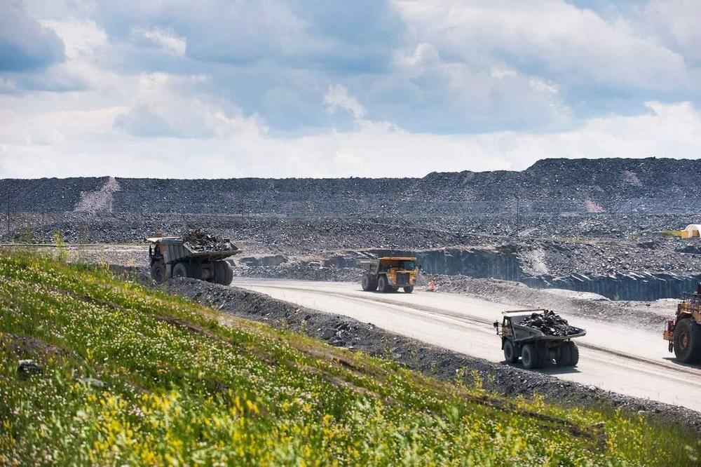 Gold as a hedge against financial stability risks in the eurozone