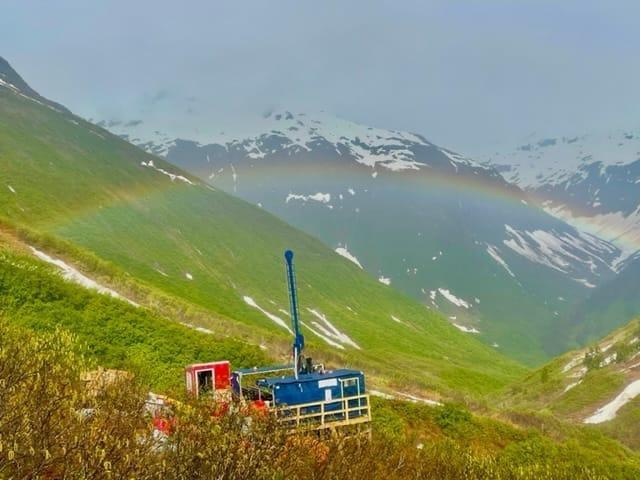 Goliath Resources findet 12 Stellen mit sichtbarem Gold in einem Bohrloch