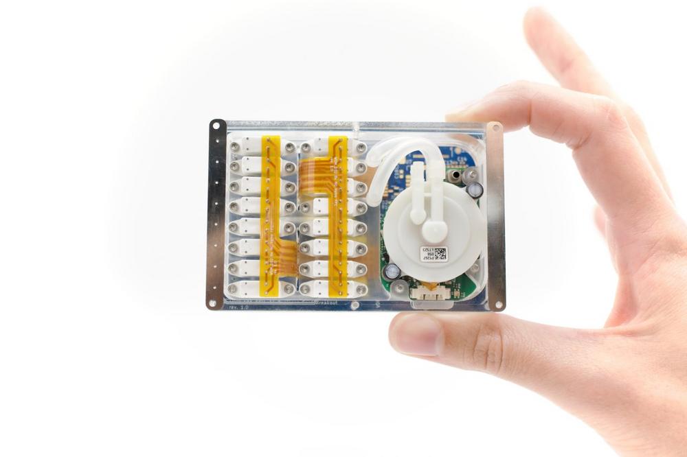 Miniaturisierte Fluidsteuerung für Diagnostiksysteme – memetis macht’s möglich!