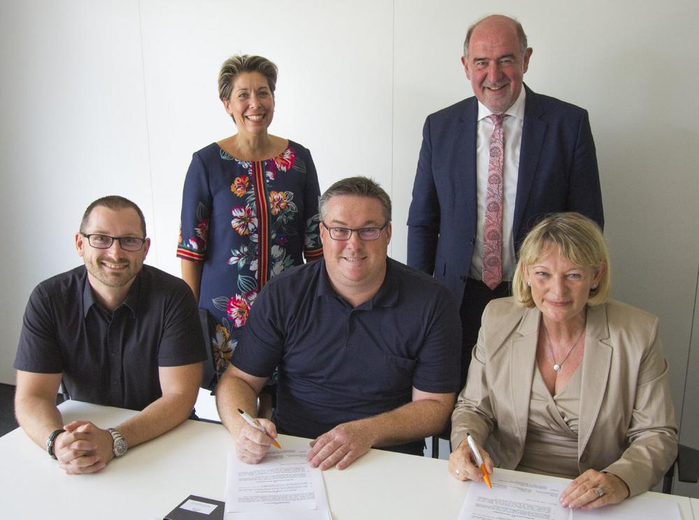 OTH Amberg-Weiden und Firmengruppe Max Bögl schließen Kooperationsvertrag