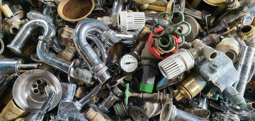 Selbst Demontage arbeiten sind Teil des Portfolios des Schrotthändlers in Dortmund – und das NRW-weit