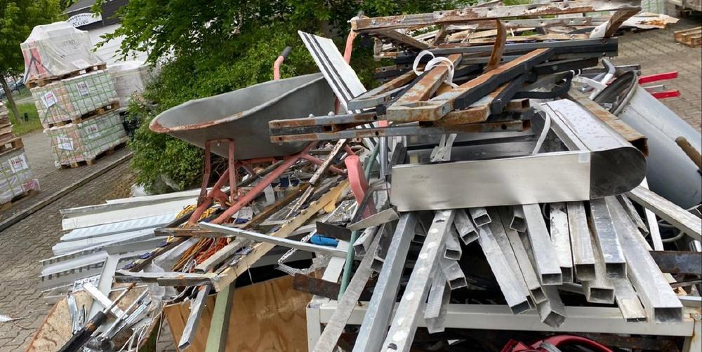 Haben Sie Schrott oder Altmetall so wie Heizungen- Kfz-Träger-Stangen-Werkzeuge und weiter….in Krefeld verkaufen möchten?