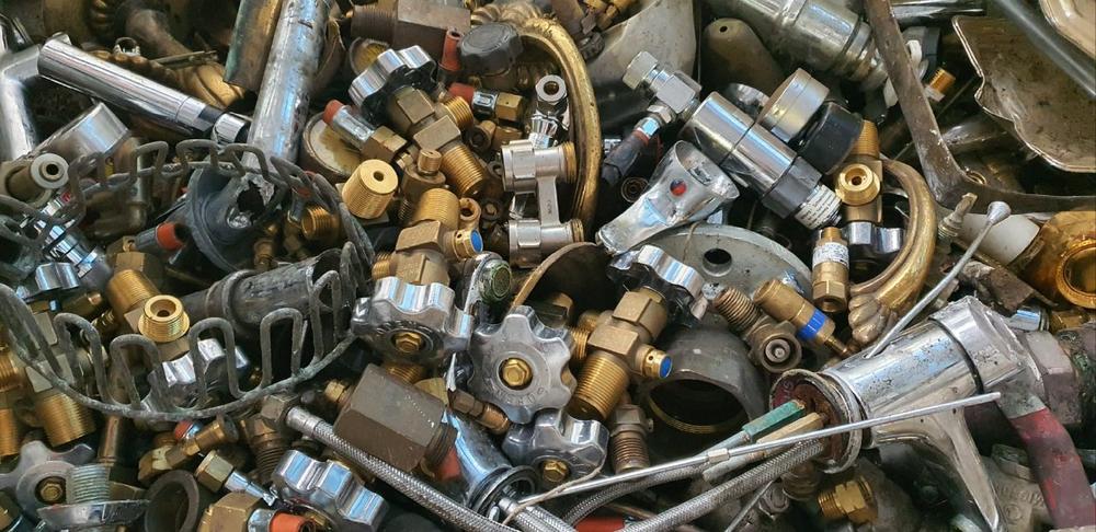 Für die Abholung größere Mengen Schrottankauf in Krefeld erhalten Sie bei Schrotthändler NRW