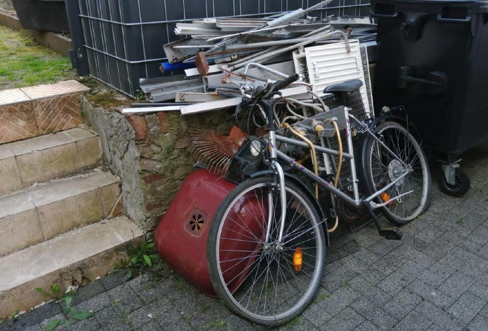 Entrümpelung und Ordnung mit der Schrottabholung Neuss