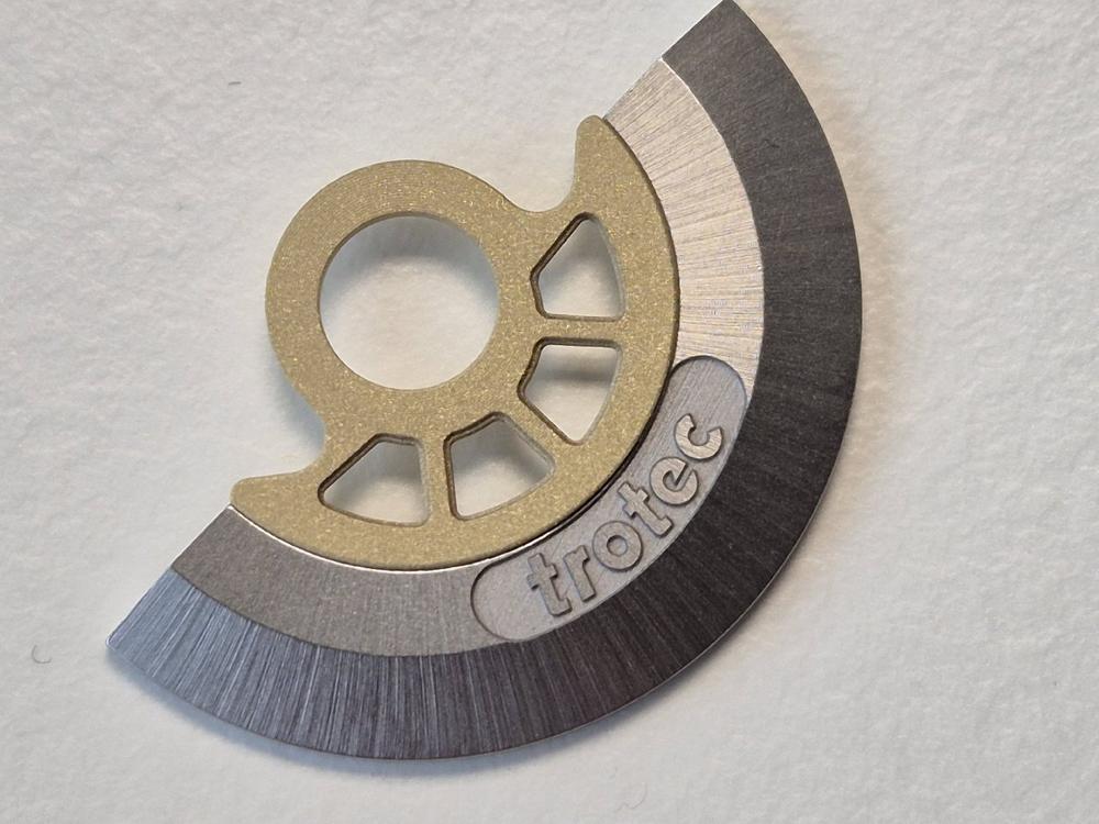 Personalised luxury watches: Distinguishing feature: laser engraving