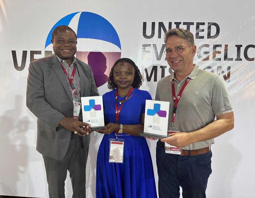 Deutsch-tansanische Jugendpartnerschaft überzeugt mit Klimaprojekt „Wald – Sonne – Wasser“