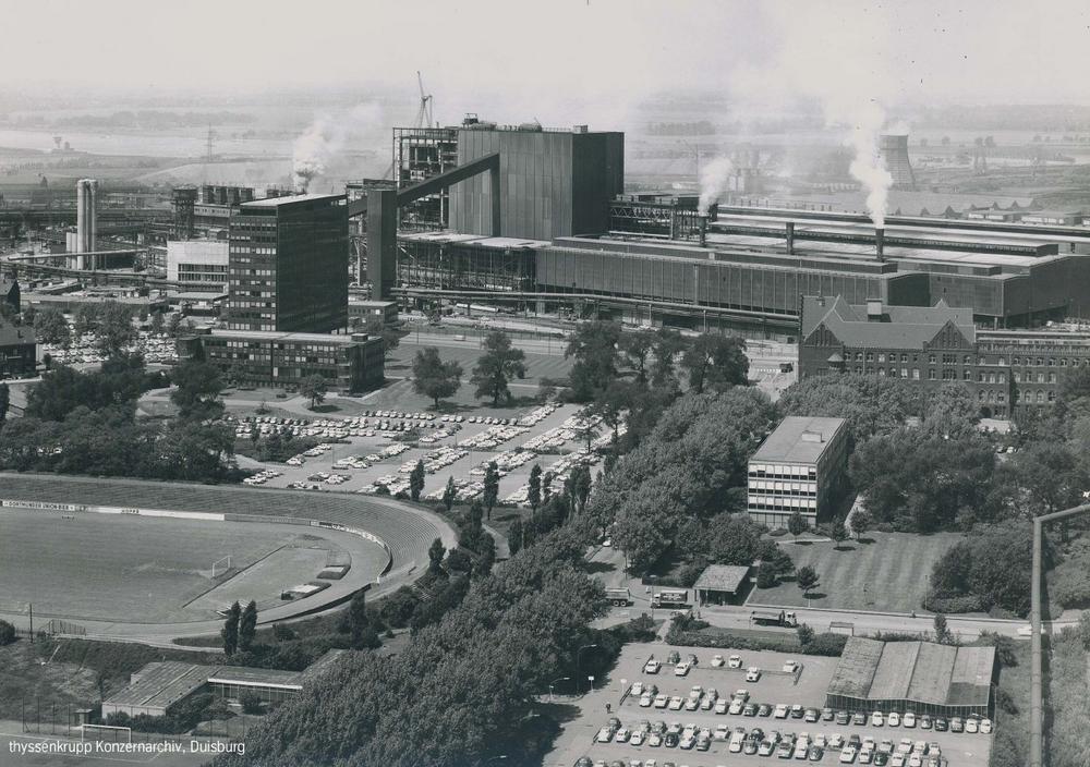 Jung geblieben: Oxygenstahlwerk von thyssenkrupp in Duisburg feiert 50-jähriges Jubiläum