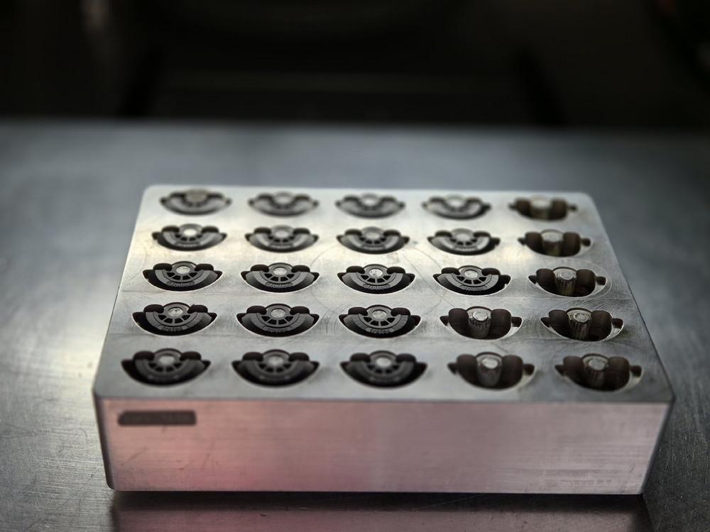 Usine intelligente pour horlogers : la gravure laser, clé de l’automatisation