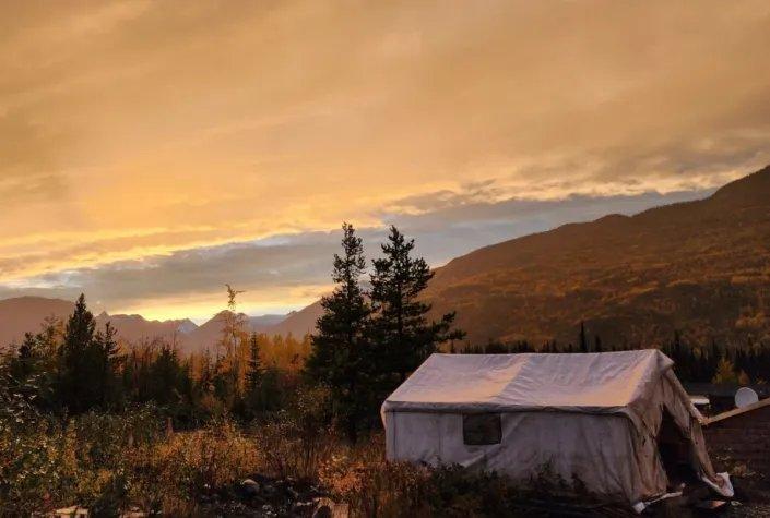 Brixton Metals erbohrt 15 Meter mit 2,26 g/t Gold im Zielgebiet Trapper!